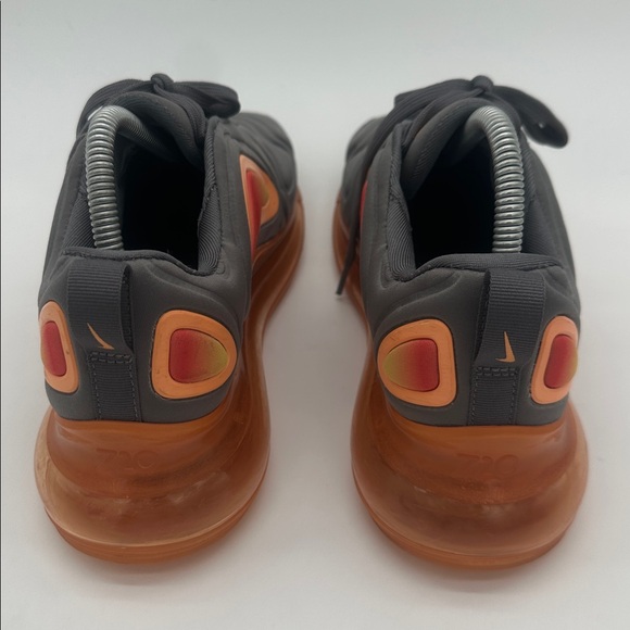 Nike Air Max 720 Gunsmoke-Fuel Orange AQ3196 004 Boys Size 6.5 / Women’s 8.0 - Picture 10 of 14